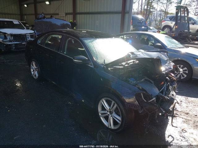 2013 VOLKSWAGEN PASSAT 1VWBP7A34DC099123