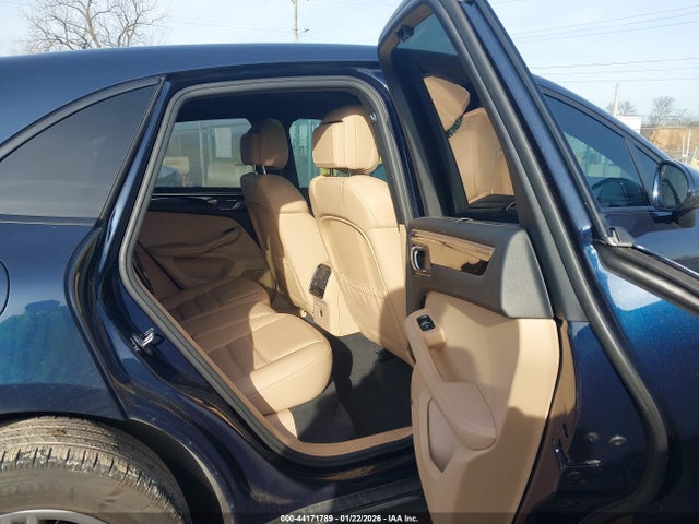 Porsche Macan 2019 WP1AA2A57KLB08252 Image 8
