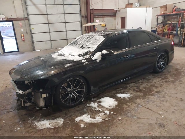 2020 AUDI A8 L WAU8EAF88LN011372 Photo 1