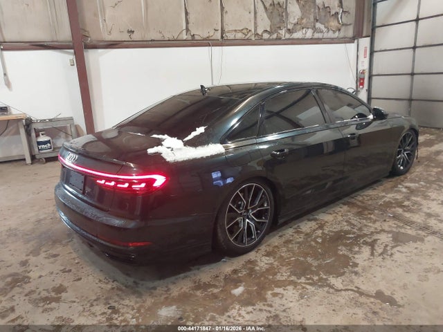 2020 AUDI A8 L WAU8EAF88LN011372 Photo 3