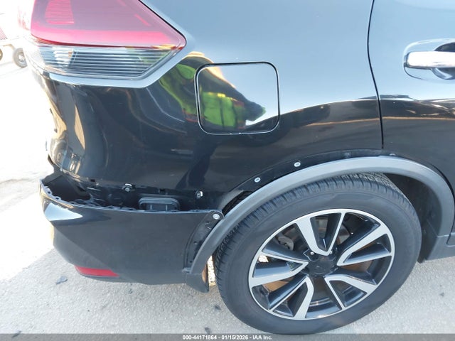 JN8AT2MT6JW467227 Nissan Rogue Sl
