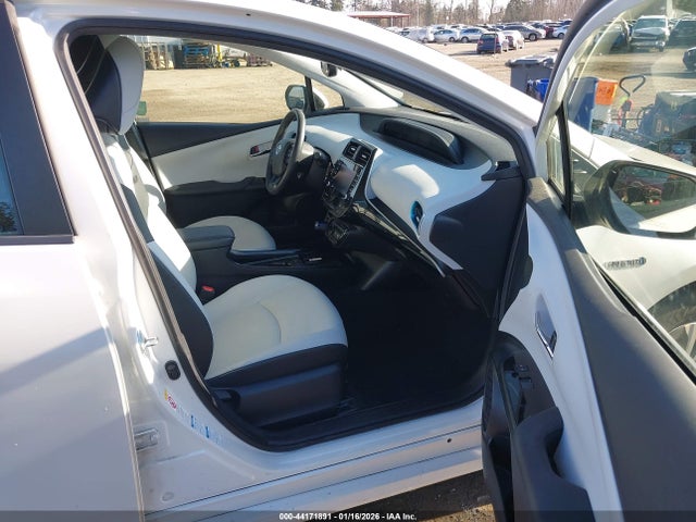 JTDL9MFU7M3024577 Toyota Prius Xle Awd-e