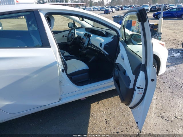 JTDL9MFU7M3024577 Toyota Prius Xle Awd-e