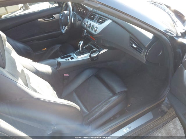 2009 BMW Z4 WBALM73579E351387 Photo 4