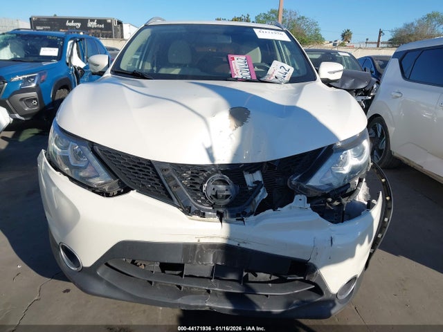 JN1BJ1CP7HW000612 Nissan Rogue Sport Sv