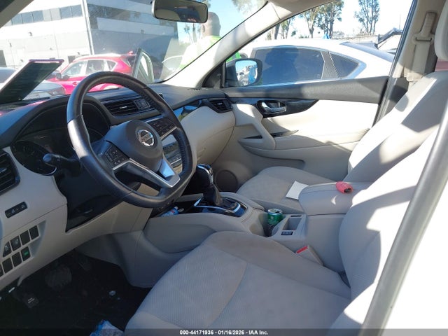 JN1BJ1CP7HW000612 Nissan Rogue Sport Sv