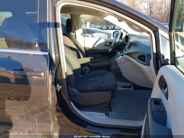 Aukcja sprzedaży 2017 Chrysler Pacifica Lx, vin: 2C4RC1CG1HR579756, numer aukcji: 44171947
