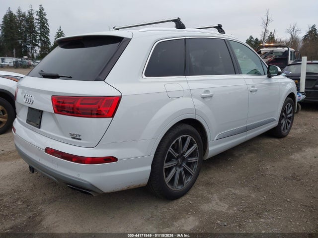 2017 AUDI Q7 WA1VAAF7XHD012247 Photo 3