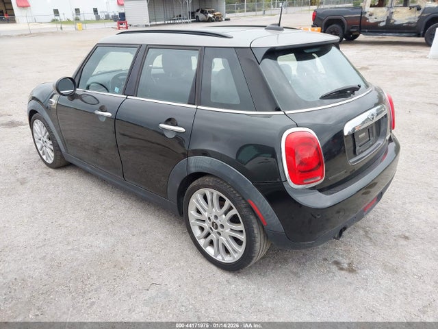 2018 MINI HARDTOP WMWXU1C5XJ2F79763 Photo 2