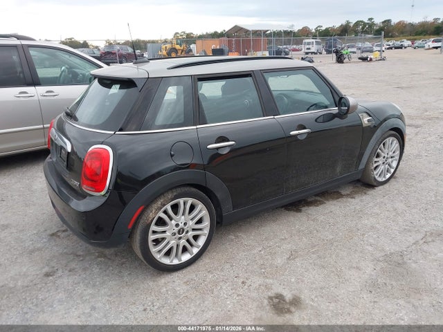 2018 MINI HARDTOP WMWXU1C5XJ2F79763 Photo 3