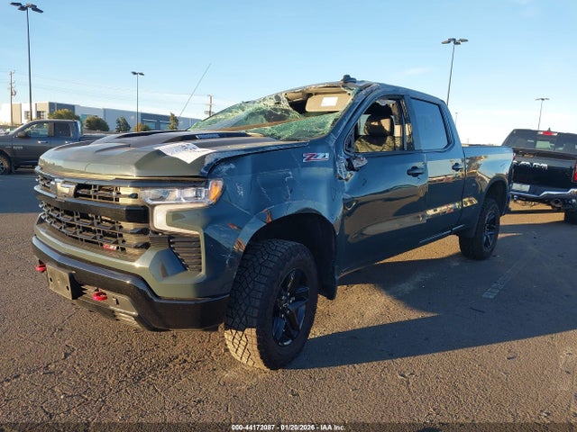 3GCUKFE82SG323848 Chevrolet Silverado 1500 4wd Standard Bed Lt Trail Boss