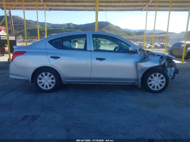 3N1CN7AP5GL817578 Nissan Versa 1.6 S+