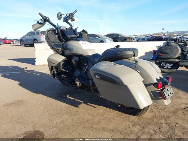 56KLDFRR8P3413843 INDIAN MOTORCYCLE CO. Pursuit Dark Horse With Premium Package