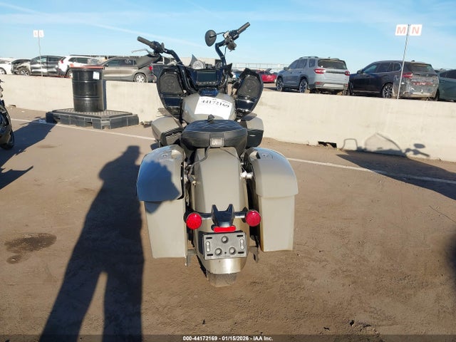 56KLDFRR8P3413843 INDIAN MOTORCYCLE CO. Pursuit Dark Horse With Premium Package