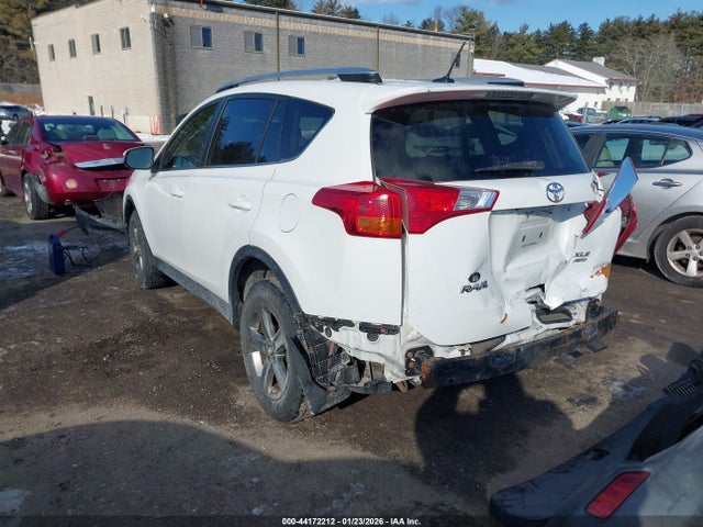 Toyota Rav4 Xle 2015 JTMRFREV5FD153859 Image 3