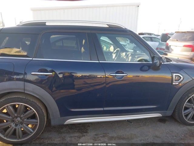 Mini Countryman Cooper S 2019 WMZYT3C59K3E97069 Image 13