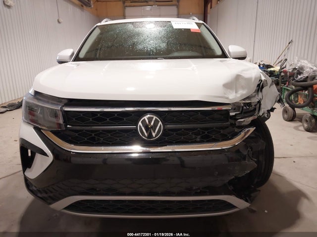 Продаж на аукціоні авто 2024 Volkswagen Taos 1.5t Se, vin: 3VVVX7B26RM094454, номер лоту: 44172301