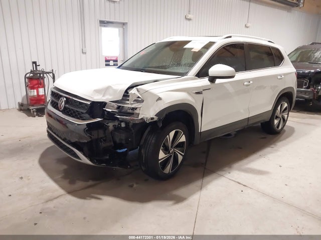 Продаж на аукціоні авто 2024 Volkswagen Taos 1.5t Se, vin: 3VVVX7B26RM094454, номер лоту: 44172301