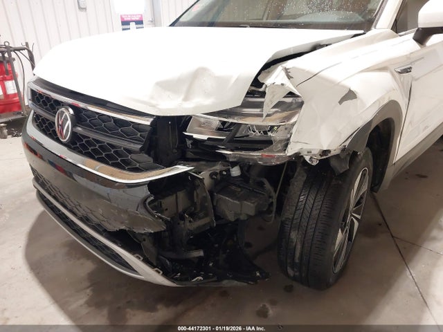Продаж на аукціоні авто 2024 Volkswagen Taos 1.5t Se, vin: 3VVVX7B26RM094454, номер лоту: 44172301