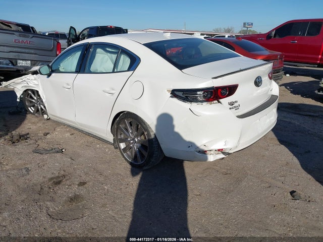 2019 MAZDA MAZDA3 JM1BPBEM1K1117109 Photo 2