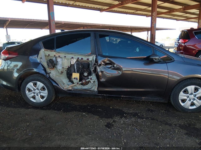 KIA FORTE LX 2017 3KPFK4A77HE141447 Image 14