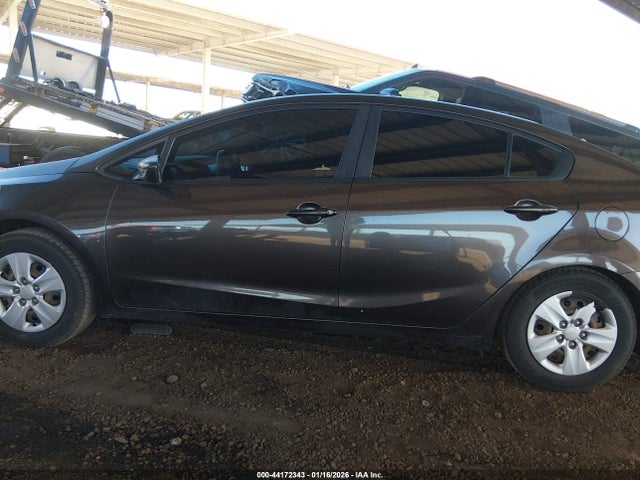 KIA FORTE LX 2017 3KPFK4A77HE141447 Image 15