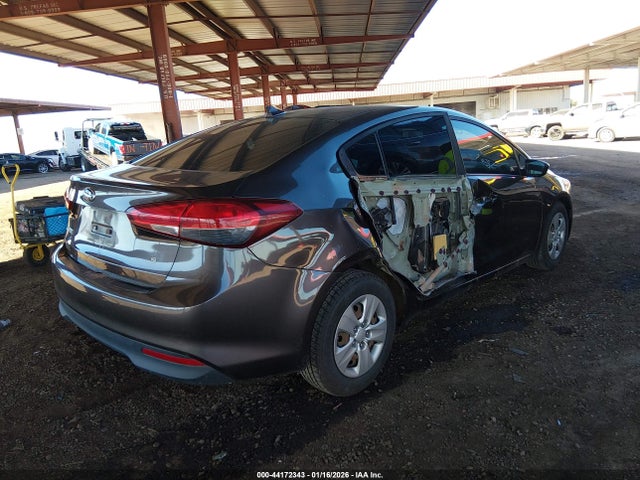 KIA FORTE LX 2017 3KPFK4A77HE141447 Image 4