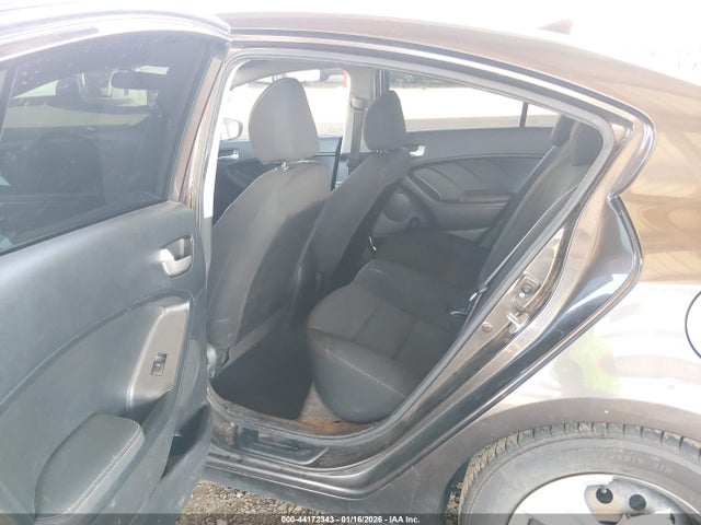 KIA FORTE LX 2017 3KPFK4A77HE141447 Image 8