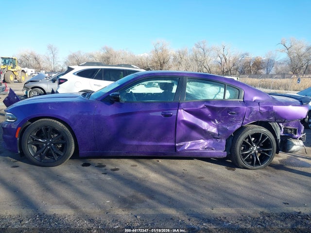 2C3CDXBG9JH313117 Dodge Charger Sxt Rwd