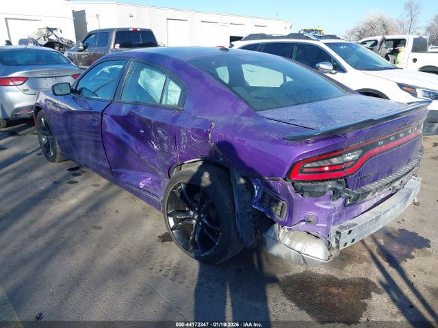 2C3CDXBG9JH313117 Dodge Charger Sxt Rwd