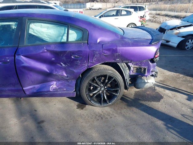 2C3CDXBG9JH313117 Dodge Charger Sxt Rwd
