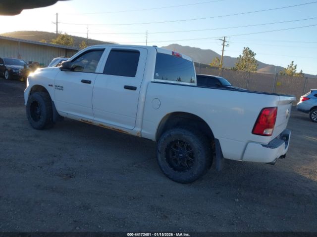 2013 RAM 1500 1C6RR7KT3DS626656 Photo 2
