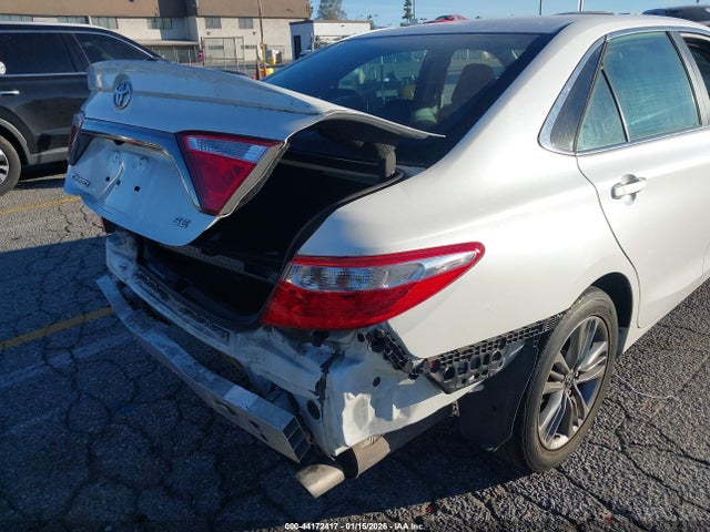 4T1BF1FK4HU366095 Toyota CAMRY SE