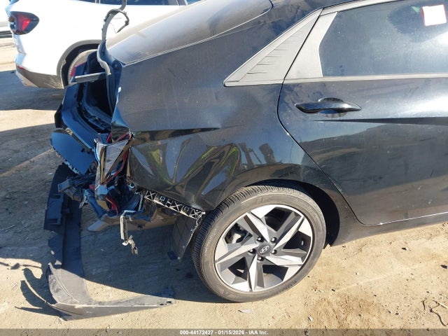 KMHLS4AG0PU464429 Hyundai ELANTRA SEL