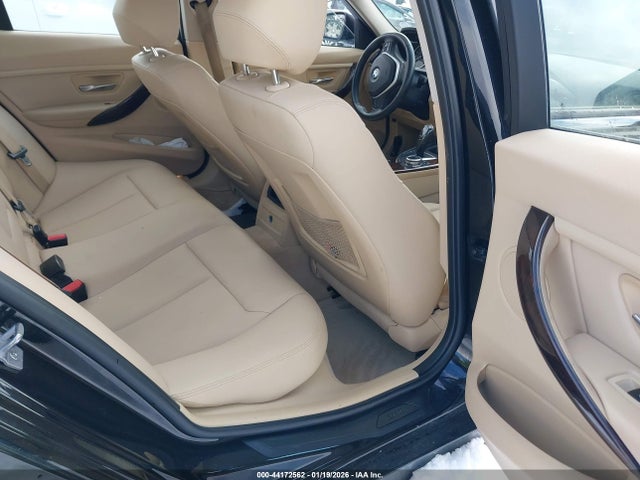 44172562 :رقم المزاد ، WBA3B5G56ENS06775 vin ، 2014 Bmw 328i Xdrive مزاد بيع