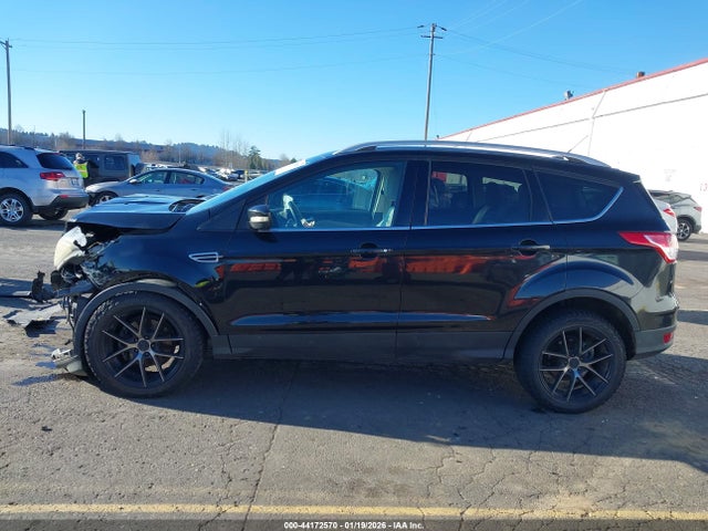 1FMCU0JX1EUB34072 Ford Escape Titanium