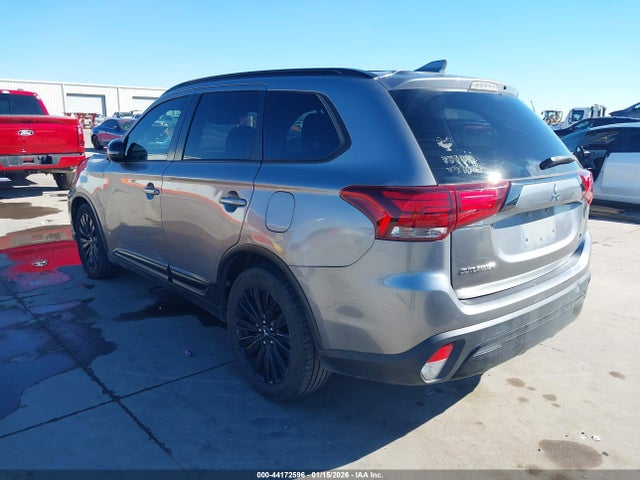 2020 MITSUBISHI OUTLANDER JA4AD3A34LZ039090 Photo 2