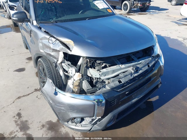 2020 MITSUBISHI OUTLANDER JA4AD3A34LZ039090 Photo 5