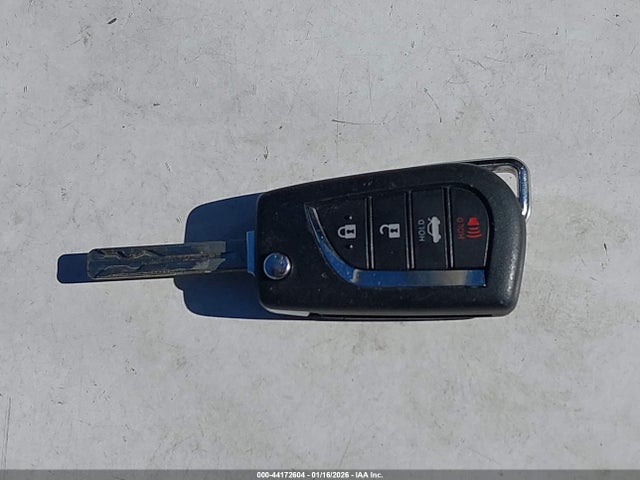 4T1C11AK7NU681088 Toyota CAMRY LE