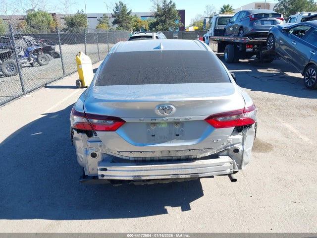 4T1C11AK7NU681088 Toyota CAMRY LE