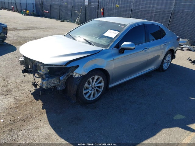 4T1C11AK7NU681088 Toyota CAMRY LE