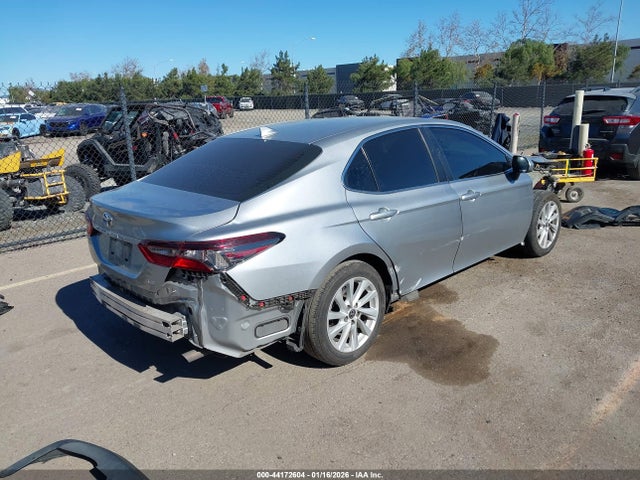 4T1C11AK7NU681088 Toyota CAMRY LE