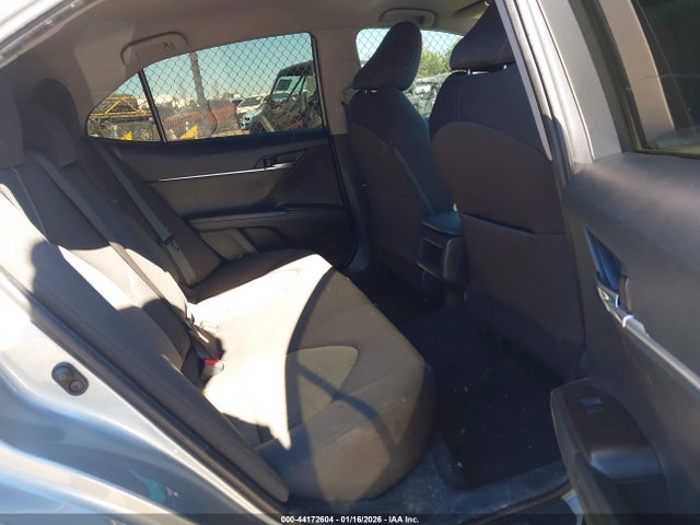 4T1C11AK7NU681088 Toyota CAMRY LE