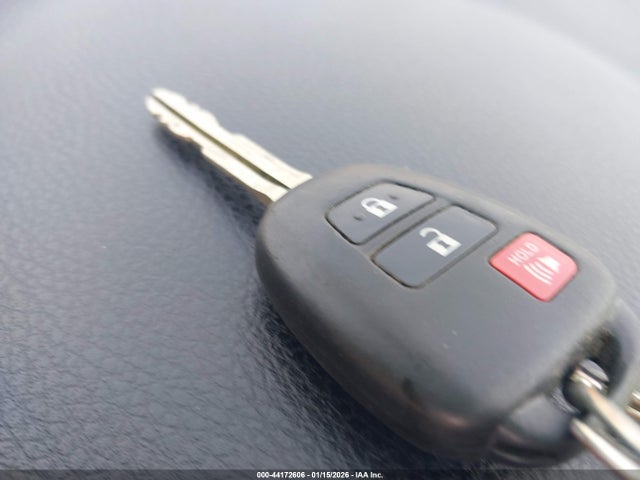 2T3BFREV3HW585549 Toyota RAV4 LE