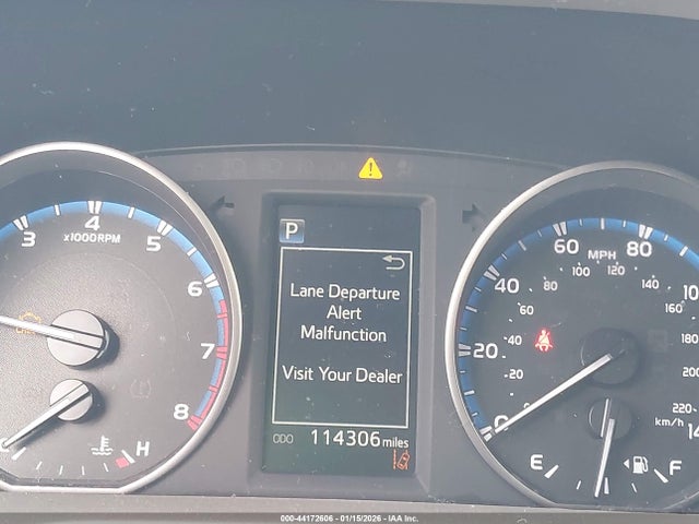 2T3BFREV3HW585549 Toyota RAV4 LE