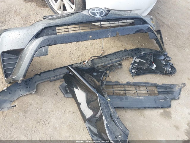 2T3BFREV3HW585549 Toyota RAV4 LE
