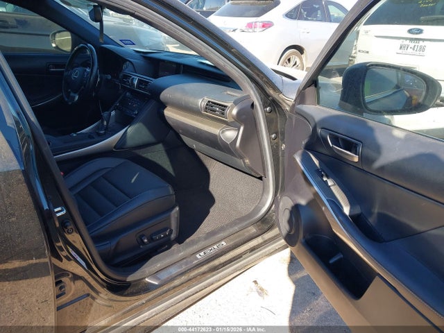 2017 LEXUS IS 200T JTHBA1D29H5040520 Photo 4