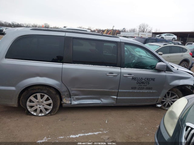 44172647 :رقم المزاد ، 2C4RC1BG5FR709102 vin ، 2015 Chrysler Town & Country Touring مزاد بيع