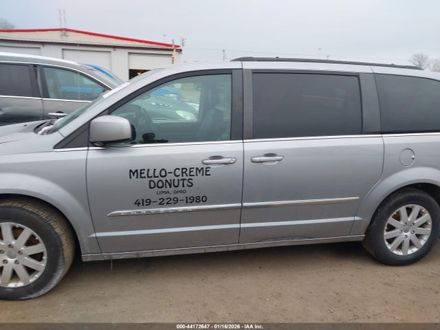 44172647 :رقم المزاد ، 2C4RC1BG5FR709102 vin ، 2015 Chrysler Town & Country Touring مزاد بيع