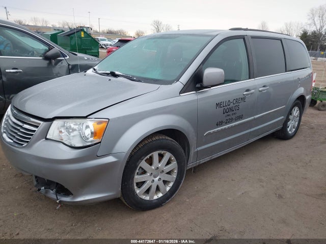 44172647 :رقم المزاد ، 2C4RC1BG5FR709102 vin ، 2015 Chrysler Town & Country Touring مزاد بيع